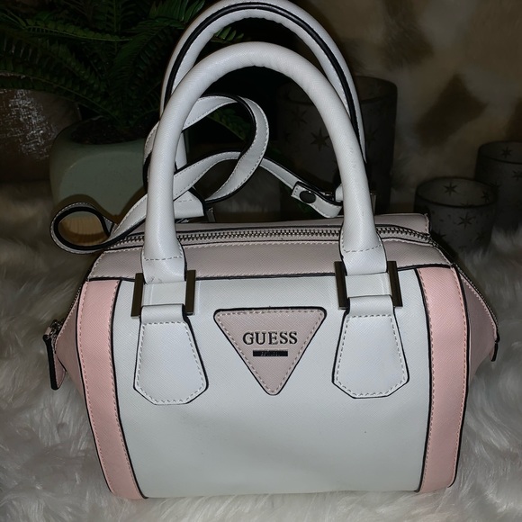 Guess bag - Picture 1 of 4